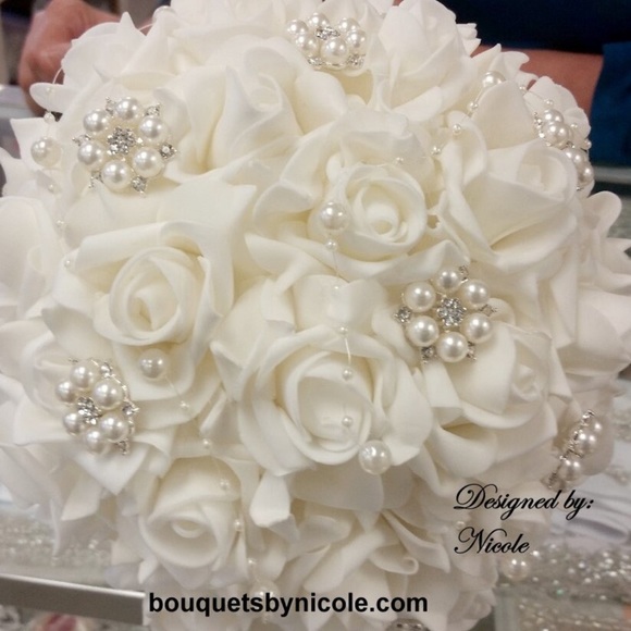 White Bridal Bouquet - Picture 1 of 4